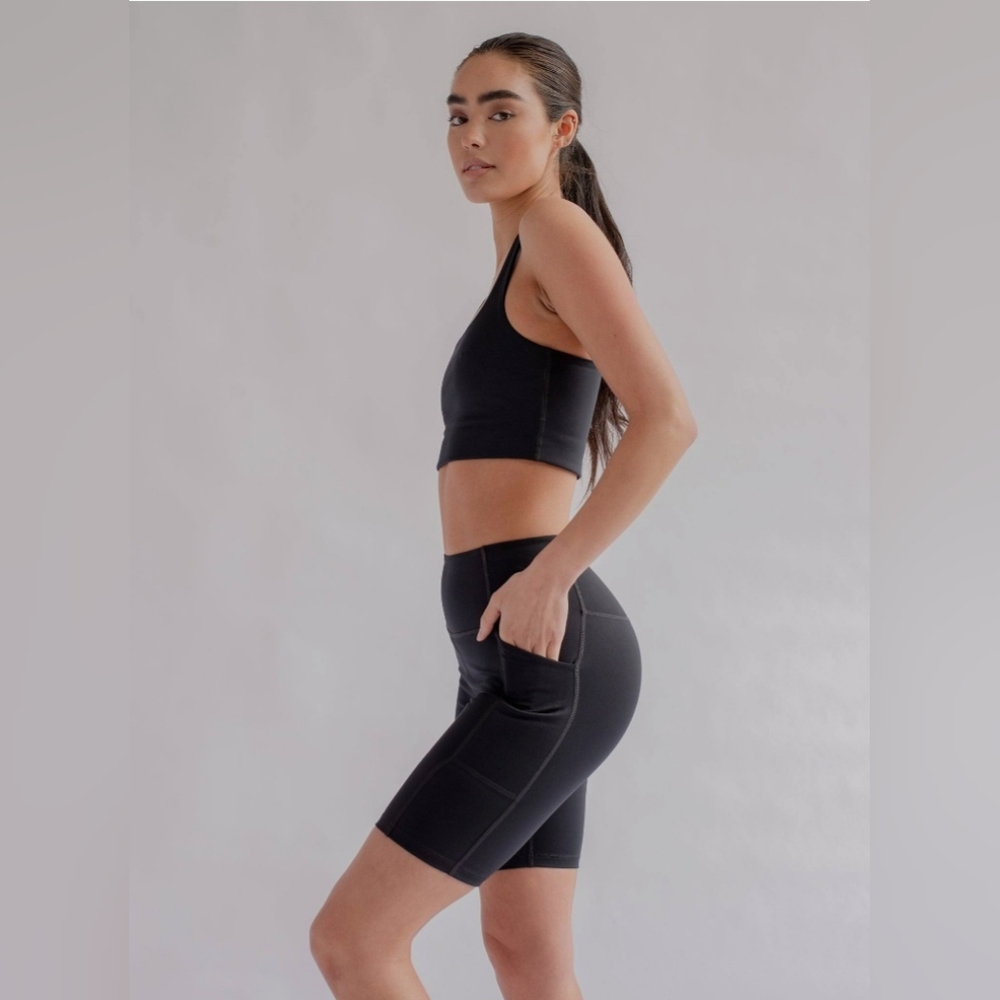 NWOT Girlfriend Collective Black High Rise Pocket Bike Shorts Size XS